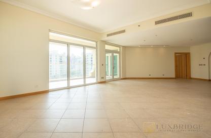 Apartment - 3 Bedrooms - 4 Bathrooms for rent in Al Khushkar - Shoreline Apartments - Palm Jumeirah - Dubai