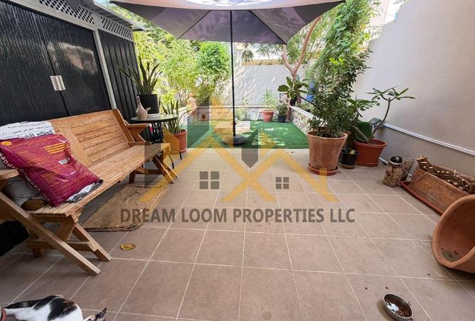 UPGRADED VILLA  / VACANT ON TRANSFER / HOT DEAL