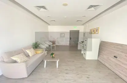 مكتب - استوديو - 1 حمام للايجار في برج تماني - الخليج التجاري - دبي