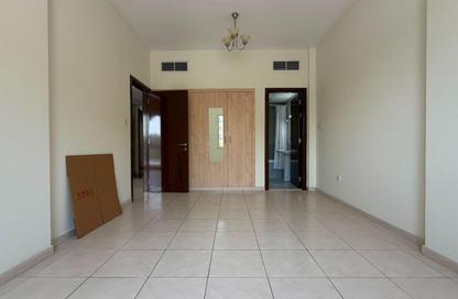 Apartment - 1 Bedroom - 2 Bathrooms for rent in Building IC1-EMR-26 - Emirates Cluster - International City - Dubai