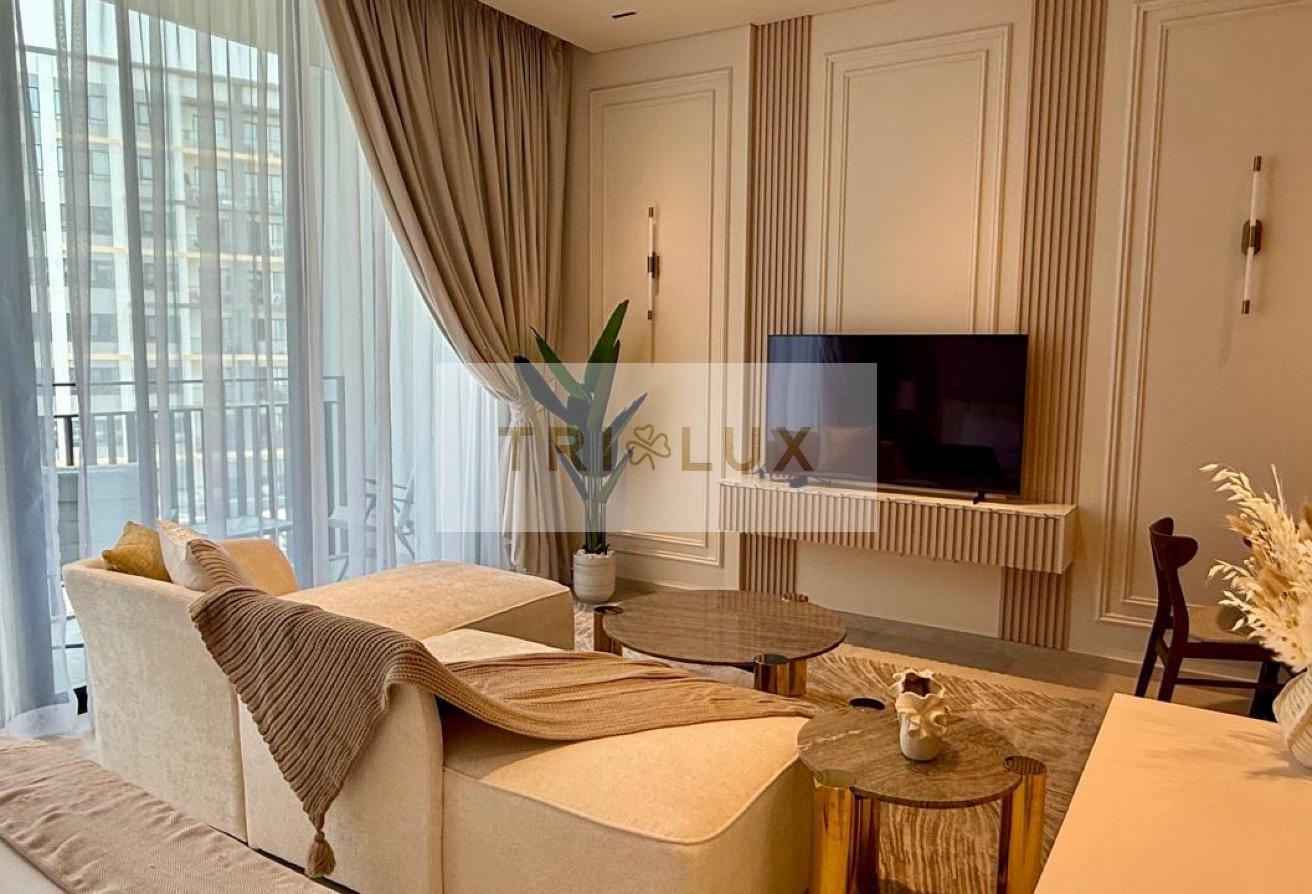 Executive Studio | Designer Furnished | Pool View photo 11