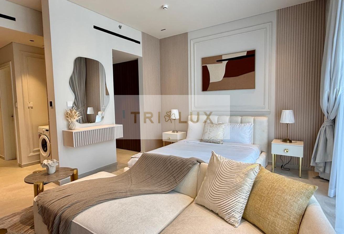 Executive Studio | Designer Furnished | Pool View photo 13