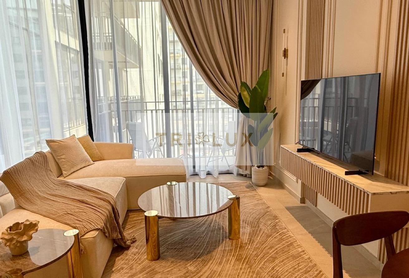 Executive Studio | Designer Furnished | Pool View photo 12
