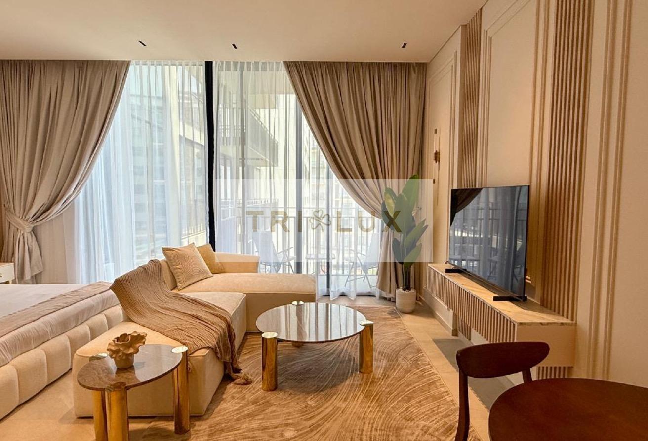 Executive Studio | Designer Furnished | Pool View photo 9