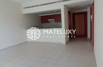 شقة - غرفة نوم - 1 حمام للايجار في الغزلان 4 - الغزلان - جرينز - دبي