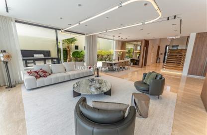 Villa - 5 Bedrooms - 6 Bathrooms for sale in Garden Homes Frond F - Garden Homes - Palm Jumeirah - Dubai