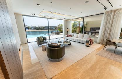 Villa - 5 Bedrooms - 6 Bathrooms for sale in Garden Homes Frond F - Garden Homes - Palm Jumeirah - Dubai