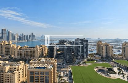 Apartment - Studio - 1 for rent in The Palm Tower - Palm Jumeirah - Dubai
