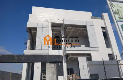 فيلا - 5 غرف نوم - 5 حمامات للبيع في مزيرعة - الرحمانية - الشارقة