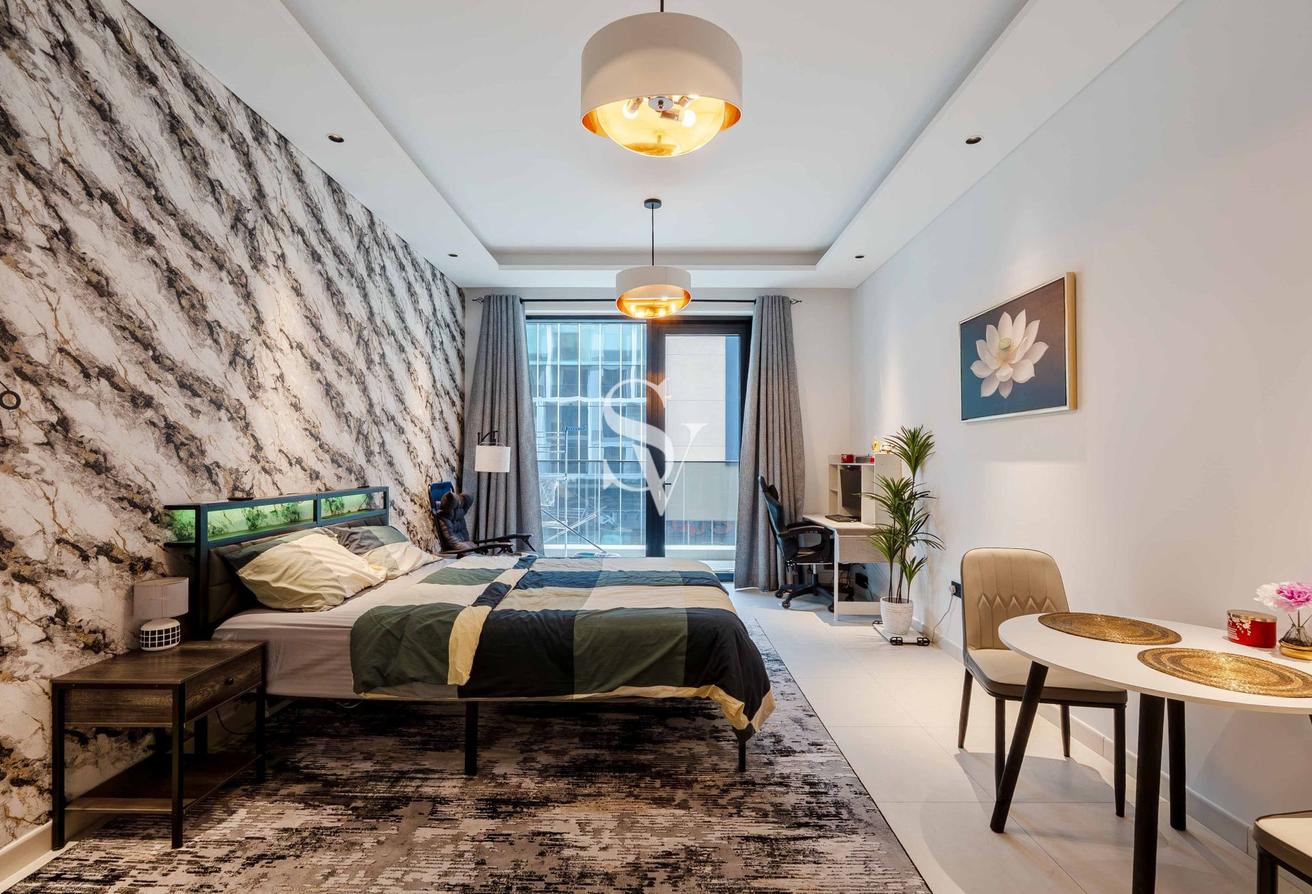 Spacious Layout | Prime JVC Location | Vacant photo 2