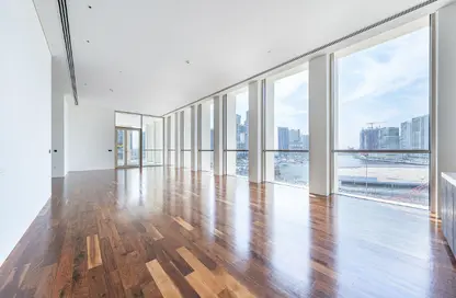 شقة - 4 غرف نوم - 5 حمامات للايجار في اقامة 22 - الخليج التجاري - دبي