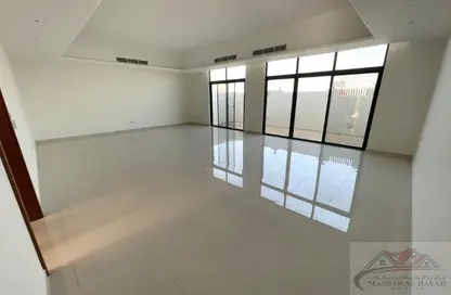 Townhouse - 3 Bedrooms - 5 Bathrooms for rent in Tilal City - Sharjah