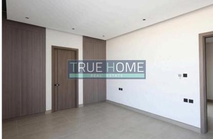 Villa - 5 - 7 for sale in Rodhat Al Qarat - Al Ruwaidat Suburb - Sharjah