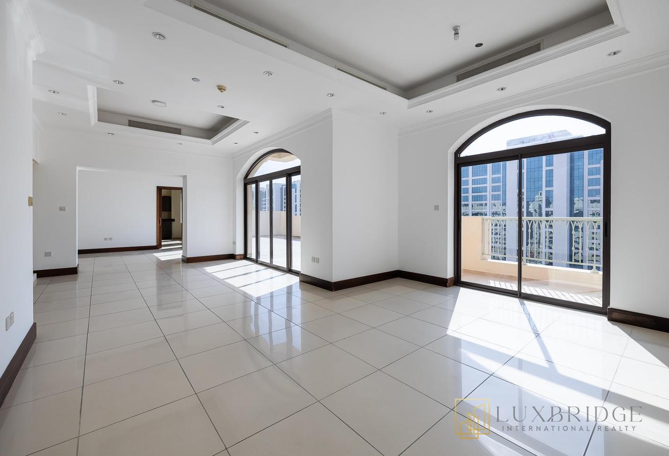 Stunning Penthouse | Iconic Views | Luxury Living photo 5