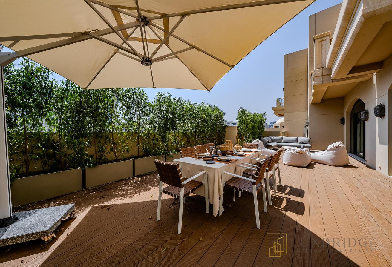 Stunning Penthouse | Iconic Views | Luxury Living