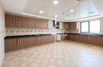 Apartment - 3 Bedrooms - 5 Bathrooms for rent in Al Khan Corniche - Al Khan - Sharjah