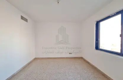 Apartment - 1 Bathroom for rent in Airport Road - Abu Dhabi