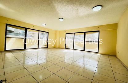 Apartment - 3 Bedrooms - 2 Bathrooms for rent in Silver Sands 1 - Al Mankhool - Bur Dubai - Dubai