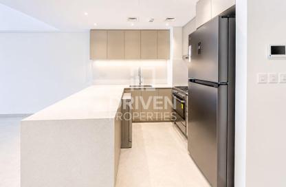 Apartment - 2 Bedrooms - 2 Bathrooms for rent in Al Jazi 4 - Madinat Jumeirah Living - Umm Suqeim - Dubai