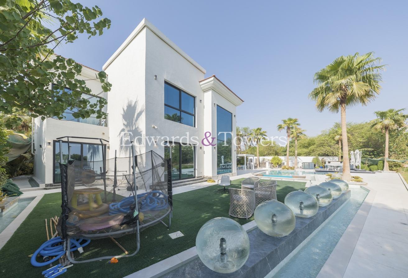 New to Market | Prime Renovation Opportunity photo 4