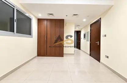 Apartment - 1 Bathroom for rent in Al Souk Al Kabeer - Bur Dubai - Dubai