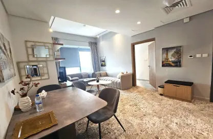 شقة - غرفة نوم - 2 حمامات للايجار في برج بلو ويفز - مجمع دبي ريزيدنس - دبي لاند - دبي