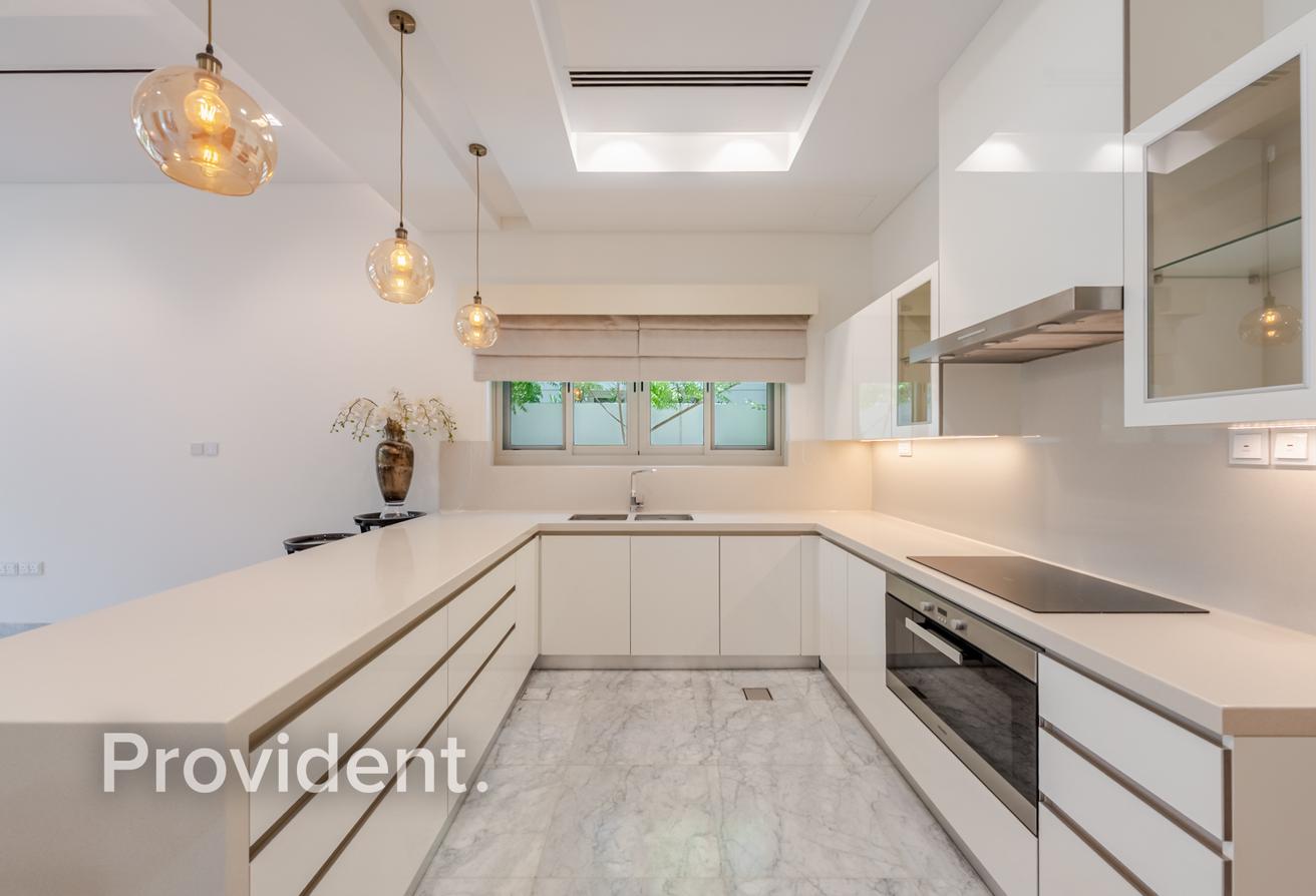 Well-Maintained | Furnished/Unfurnished | Corner photo 9