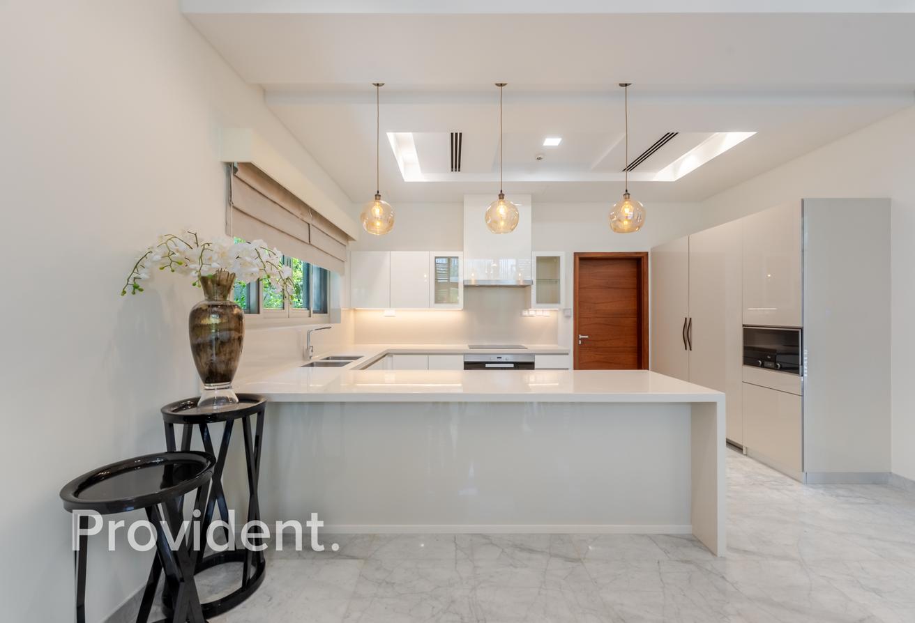 Well-Maintained | Furnished/Unfurnished | Corner photo 10
