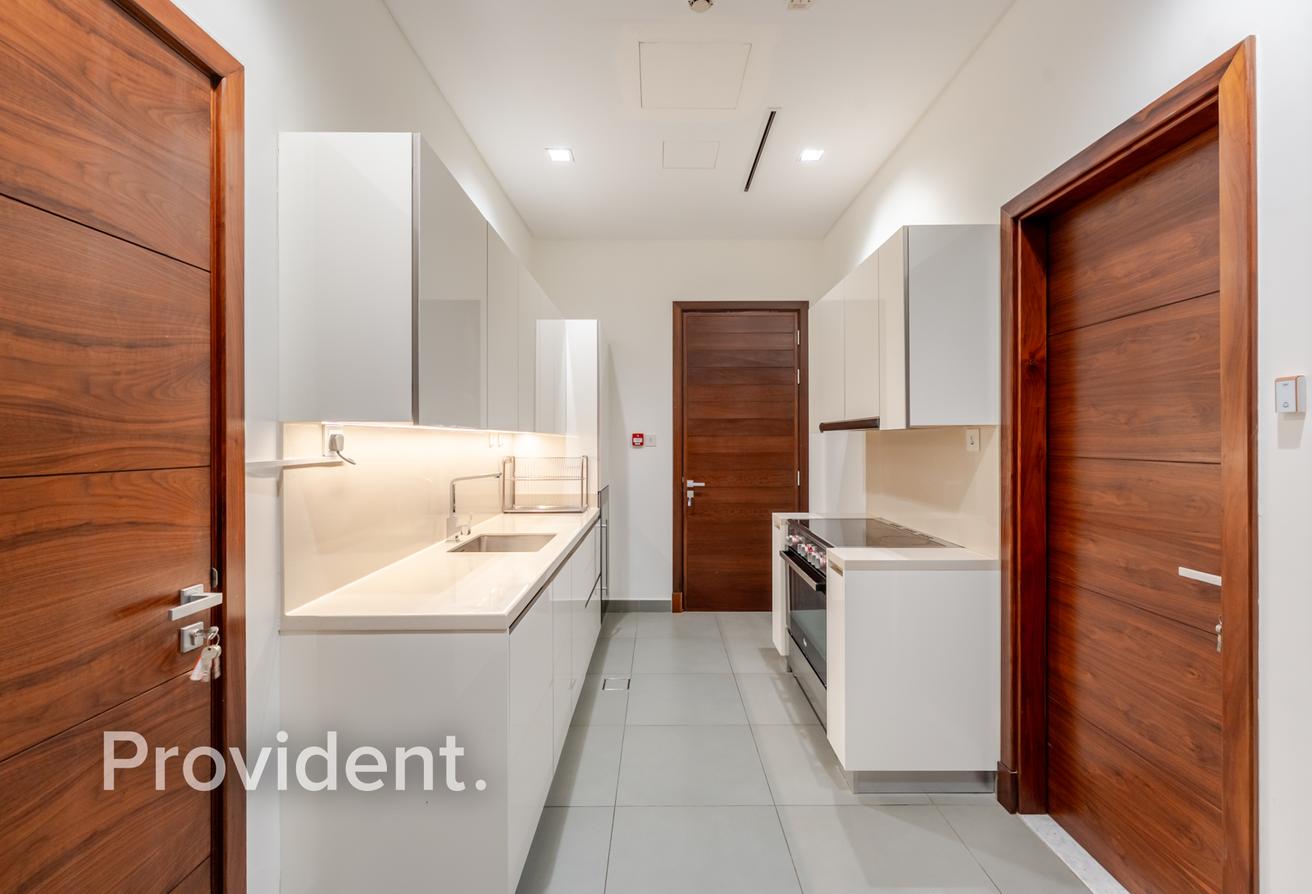 Well-Maintained | Furnished/Unfurnished | Corner photo 11