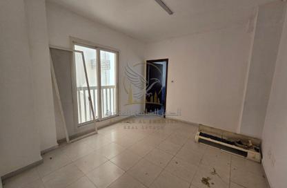 Apartment - 1 Bedroom - 2 Bathrooms for rent in Al Butina 9 Building - Al Butina - Sharjah Apartment - 1 Bedroom - 2 Bathrooms for rent in Al Butina 9 Building - Al Butina - Sharjah