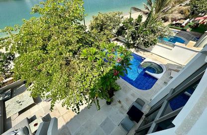 Villa - 4 Bedrooms - 6 Bathrooms for rent in Garden Homes Frond E - Garden Homes - Palm Jumeirah - Dubai