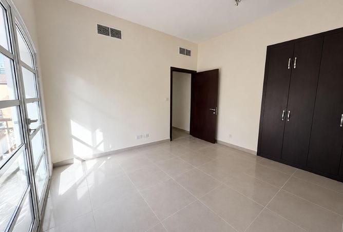 100421992 - Property Image 3