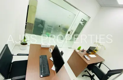 مكتب - غرفة نوم - 1 حمام للايجار في ريد اڤينيو - منطقة القرهود - دبي