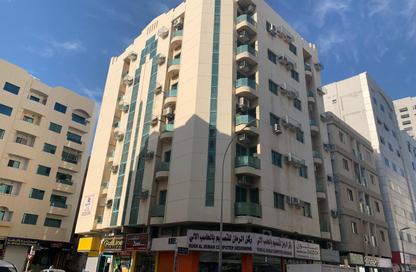 عمارة بالكامل - 8 غرف نوم - 8 حمامات للبيع في الطرفة - مغيدر - الشارقة