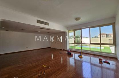 Villa - 4 Bedrooms - 4 Bathrooms for rent in Jumeirah 2 Villas - Jumeirah 2 - Jumeirah - Dubai