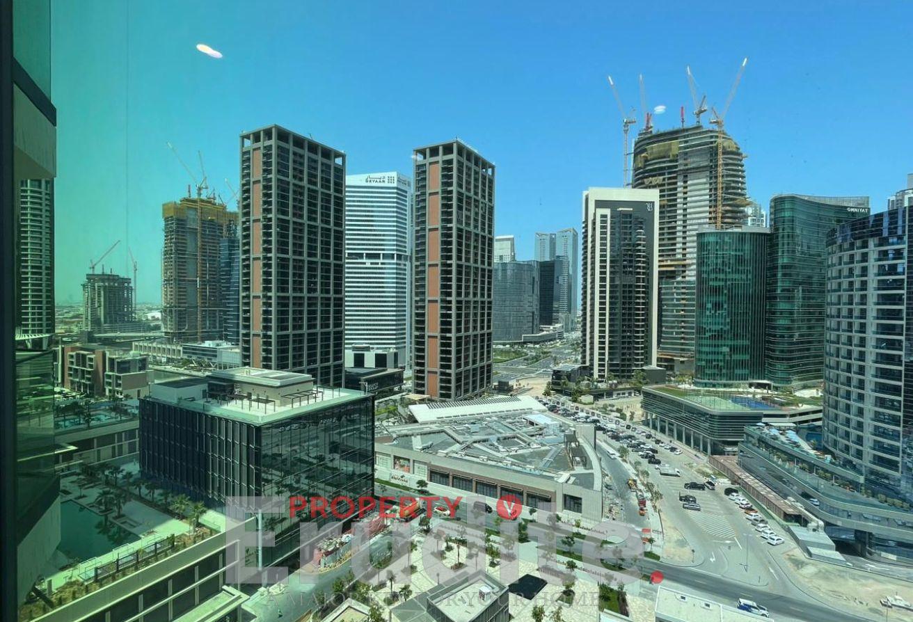 Brand New - Burj Khalifa View - Bright Layout photo 15
