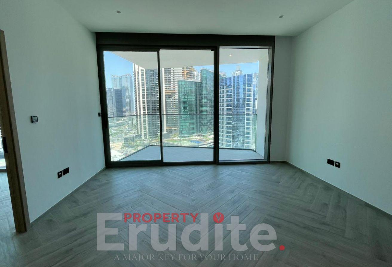 Brand New - Burj Khalifa View - Bright Layout photo 10