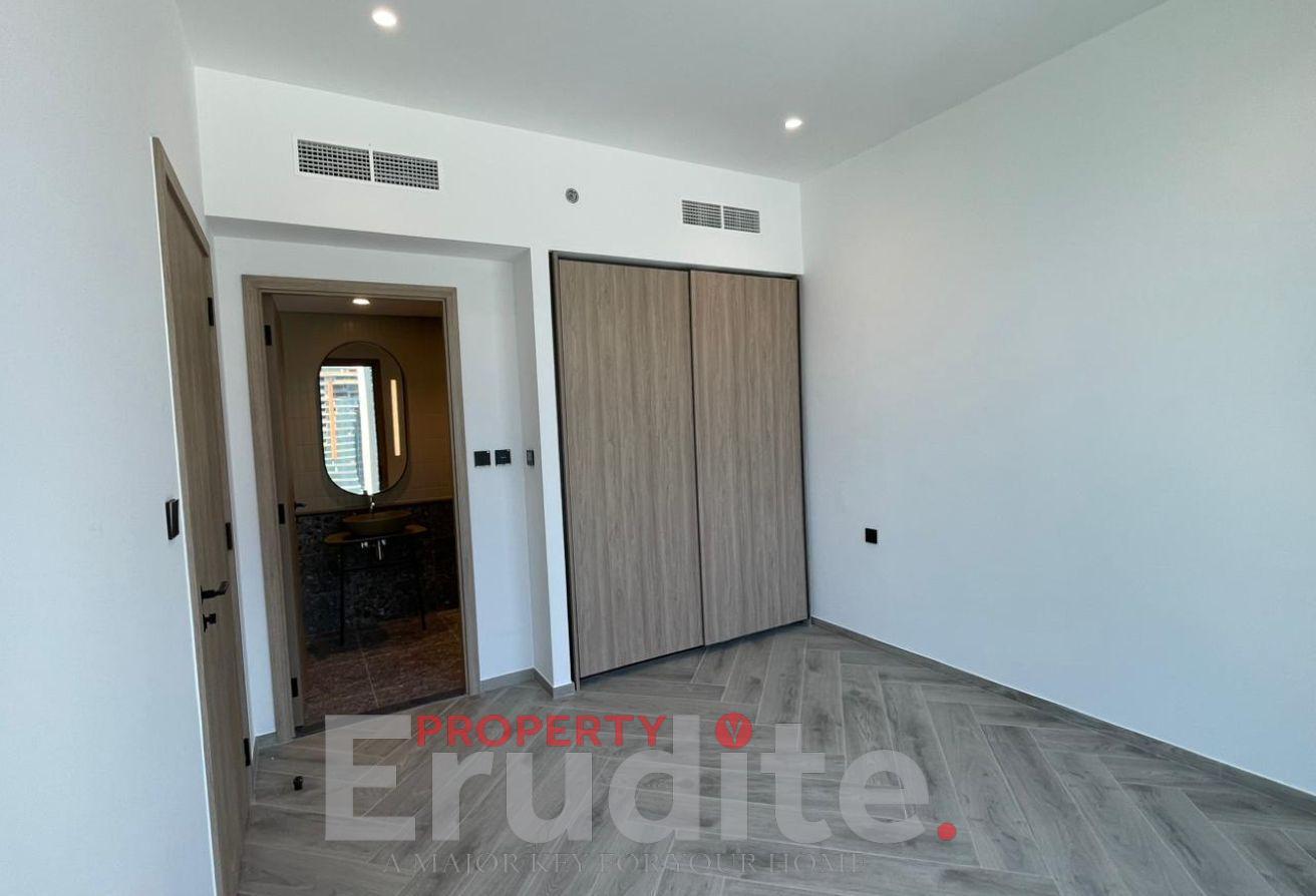 Brand New - Burj Khalifa View - Bright Layout photo 7