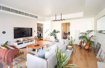 Villa - 3 Bedrooms - 3 Bathrooms for sale in Springs 14 - The Springs - Dubai