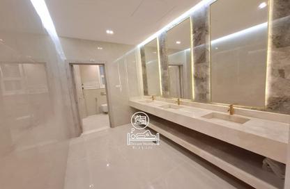 Villa - Studio - 7+ Bathrooms for rent in Shakhbout City - Abu Dhabi