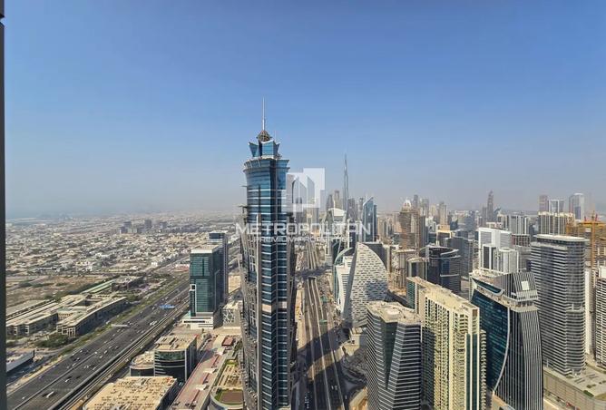 5-bed penthouse in Noura Tower · Furnished · Maid's room — photo 3