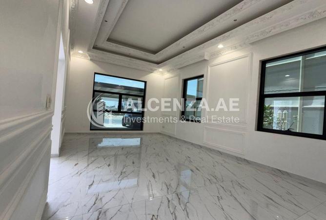 76585677 - Property Image 3