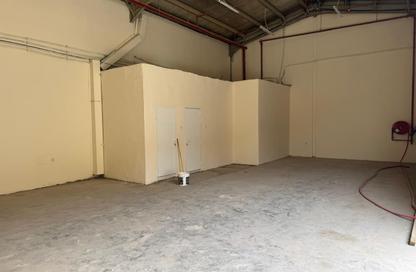 Warehouse - Studio - 2 for rent in Al Sajaa Industrial - Al Sajaa - Sharjah