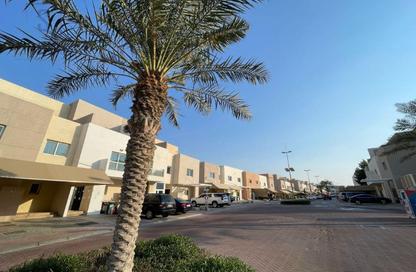 Villa - 2 - 3 for rent in Contemporary Style - Al Reef Villas - Al Reef - Abu Dhabi Villa - 2 - 3 for rent in Contemporary Style - Al Reef Villas - Al Reef - Abu Dhabi