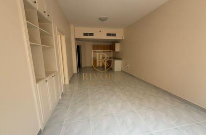 Apartment - 1 - 2 for rent in Al Mankhool - Bur Dubai - Dubai