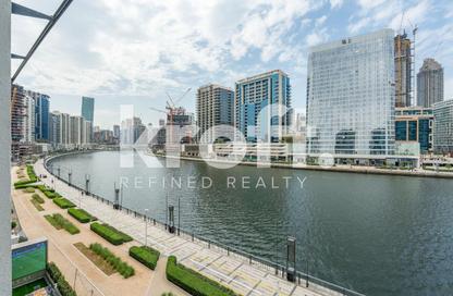 Apartment - 1 Bedroom - 2 Bathrooms for sale in Dolphin Tower - Business Bay - Dubai