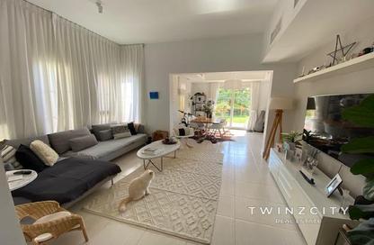 Villa - 3 Bedrooms - 2 Bathrooms for rent in Springs 3 - The Springs - Dubai Villa - 3 Bedrooms - 2 Bathrooms for rent in Springs 3 - The Springs - Dubai