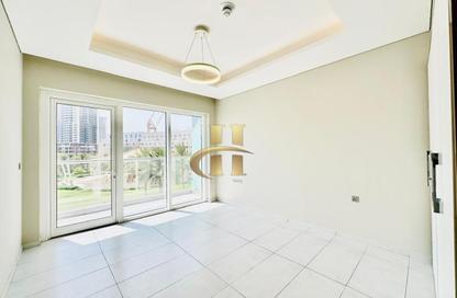 Apartment - 1 Bedroom - 2 Bathrooms for rent in Regent Court - District 14 - Jumeirah Village Circle - Dubai