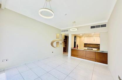 Apartment - 1 Bedroom - 2 Bathrooms for rent in Regent Court - District 14 - Jumeirah Village Circle - Dubai