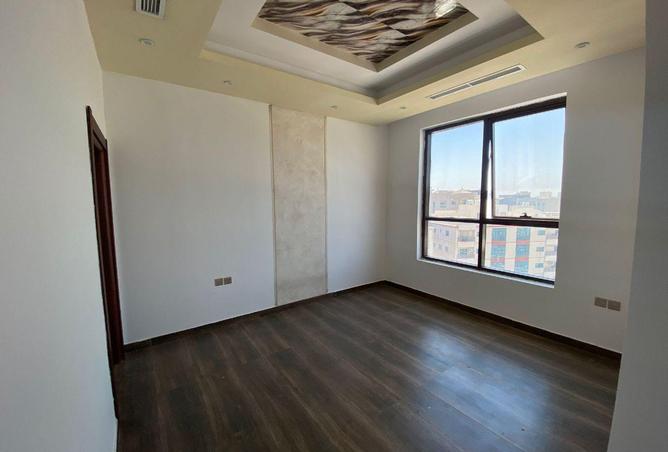 87461857 - Property Image 3